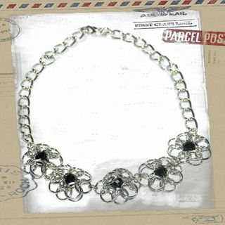 Ring of Flowers - black